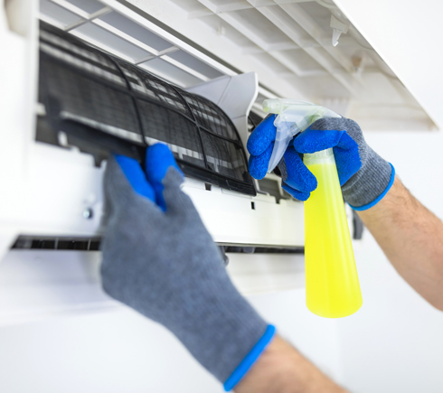 air conditioning service and maintenance, fixing AC unit and cleaning the filters