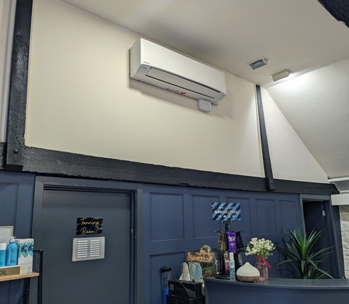 air conditioning unit maintenance on site visit in beauty salon